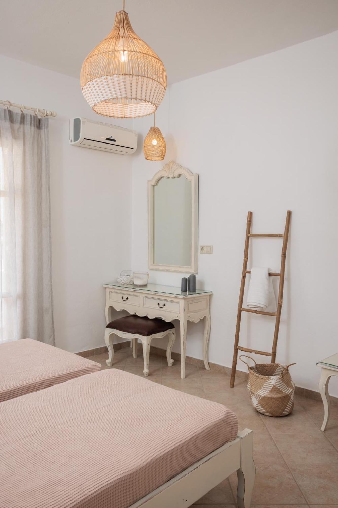 Maria'S Rooms & Studios Agia Anna  Extérieur photo